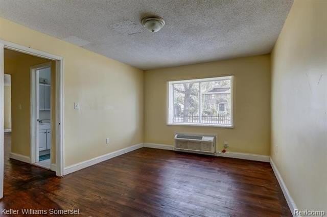 3700 Pasadena St - Photo 4 of 7