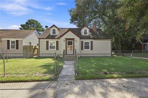 featured image of 133 W Leicester Ave