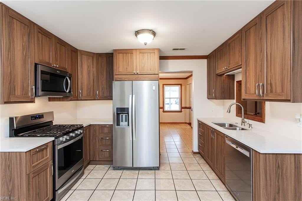 1612 Wasserman Ct - Photo 4 of 12