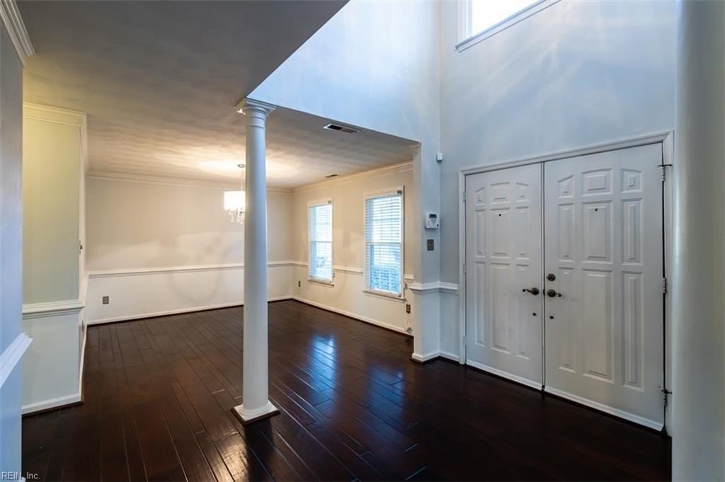 4401 Valera Ct - Photo 5 of 48