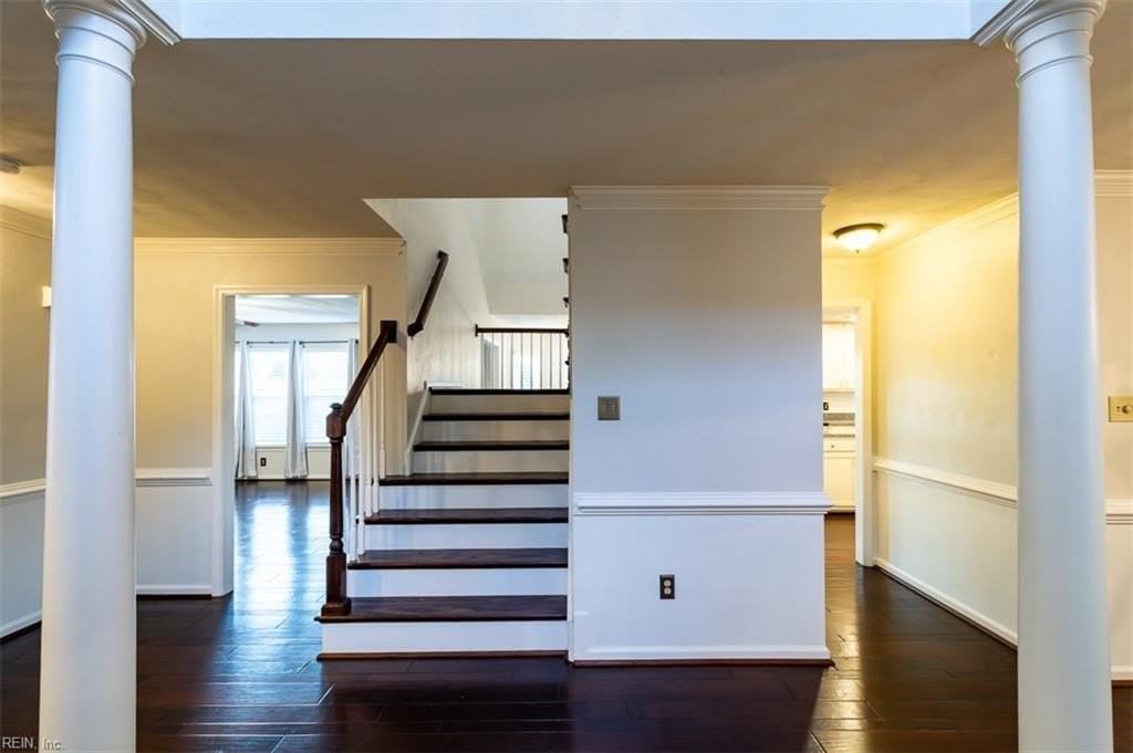 4401 Valera Ct - Photo 7 of 48