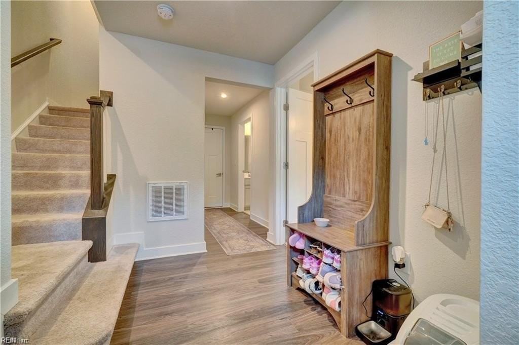 1712 Defiance Dr - Photo 3 of 41