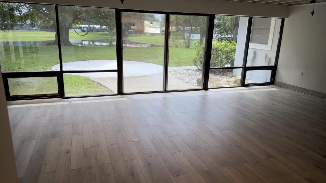 4188 Larch Ave - Photo 4 of 7