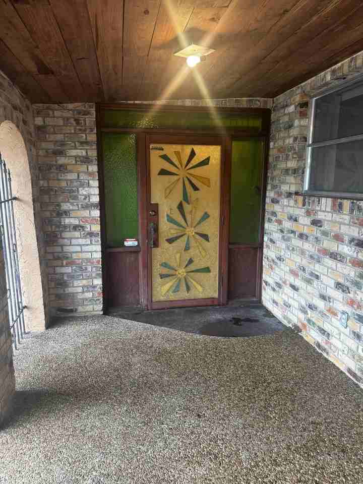 2320 Nw 30th Way - Photo 2 of 14