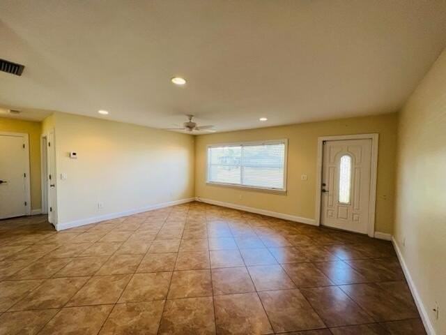 11184 Median St - Photo 3 of 15