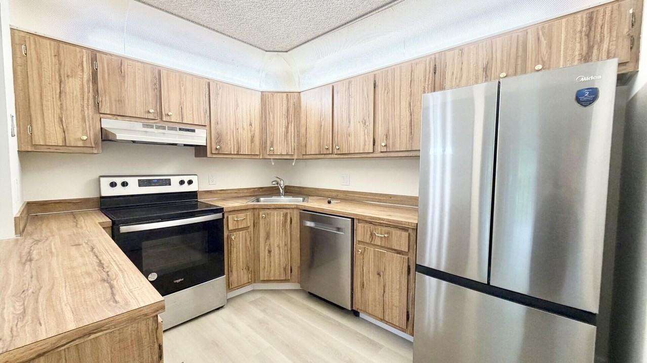 4877 Sable Pine Cir #D2 - Photo 4 of 11