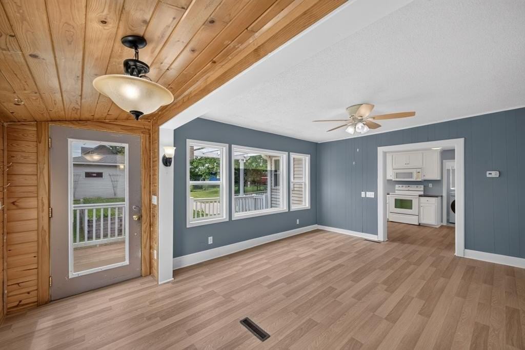 17 2nd St Ne - Photo 4 of 28