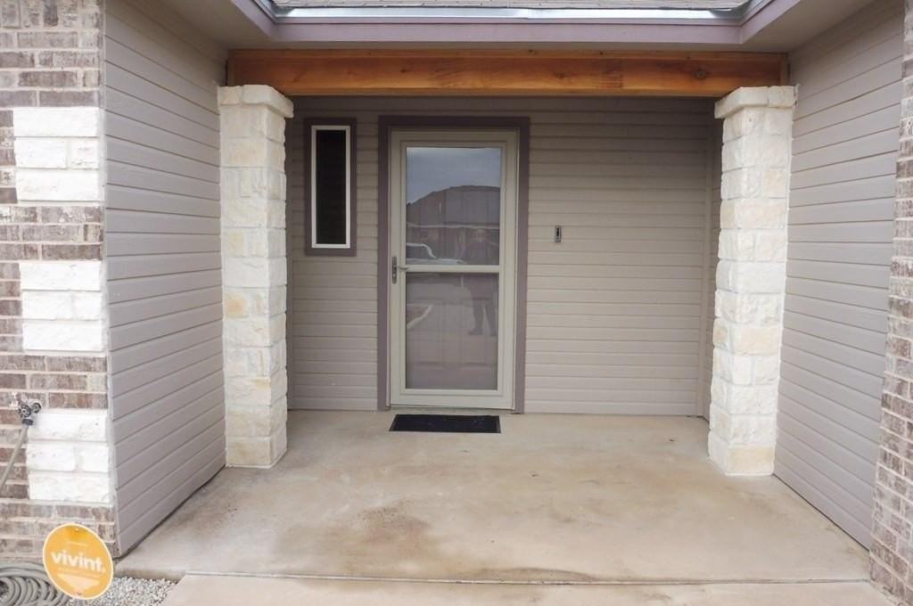 1217 Elmo Ln - Photo 2 of 31