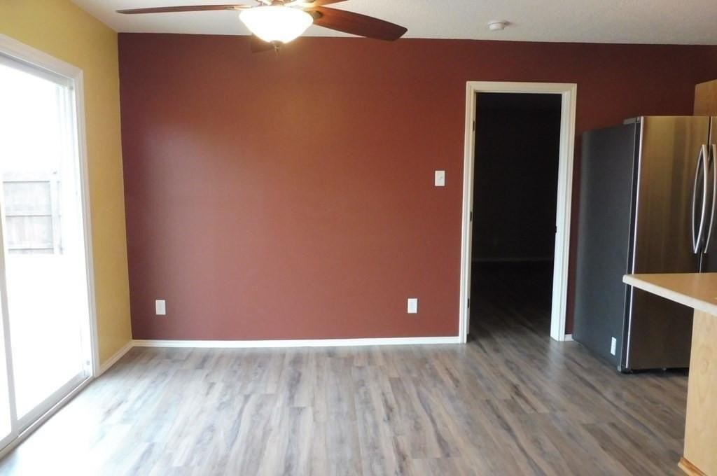 1217 Elmo Ln - Photo 5 of 31