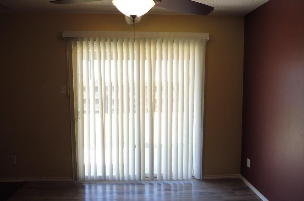 1217 Elmo Ln - Photo 6 of 31