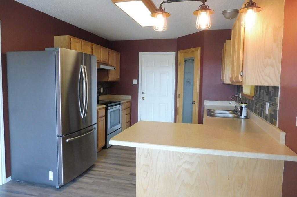 1217 Elmo Ln - Photo 7 of 31