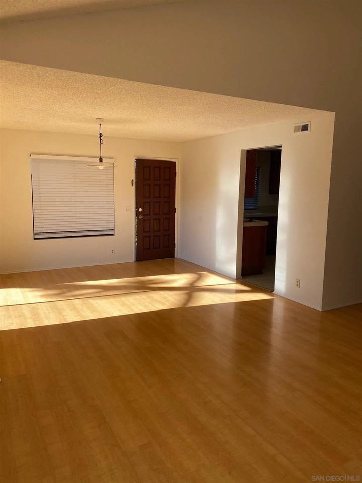 7608 Palmilla Dr - Photo 3 of 23
