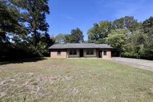 featured image of 6 Hilliard Dr