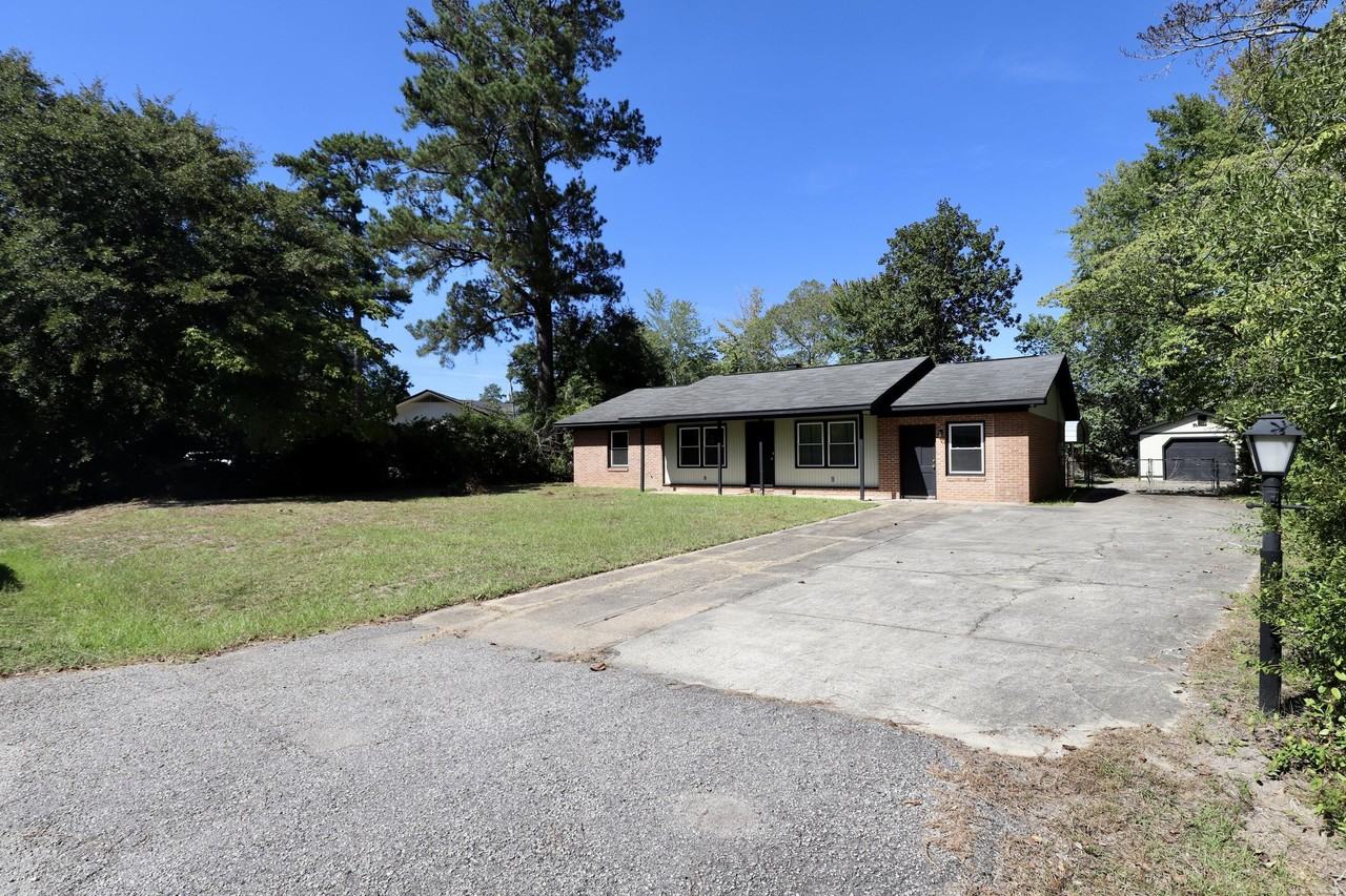 6 Hilliard Dr - Photo 3 of 50
