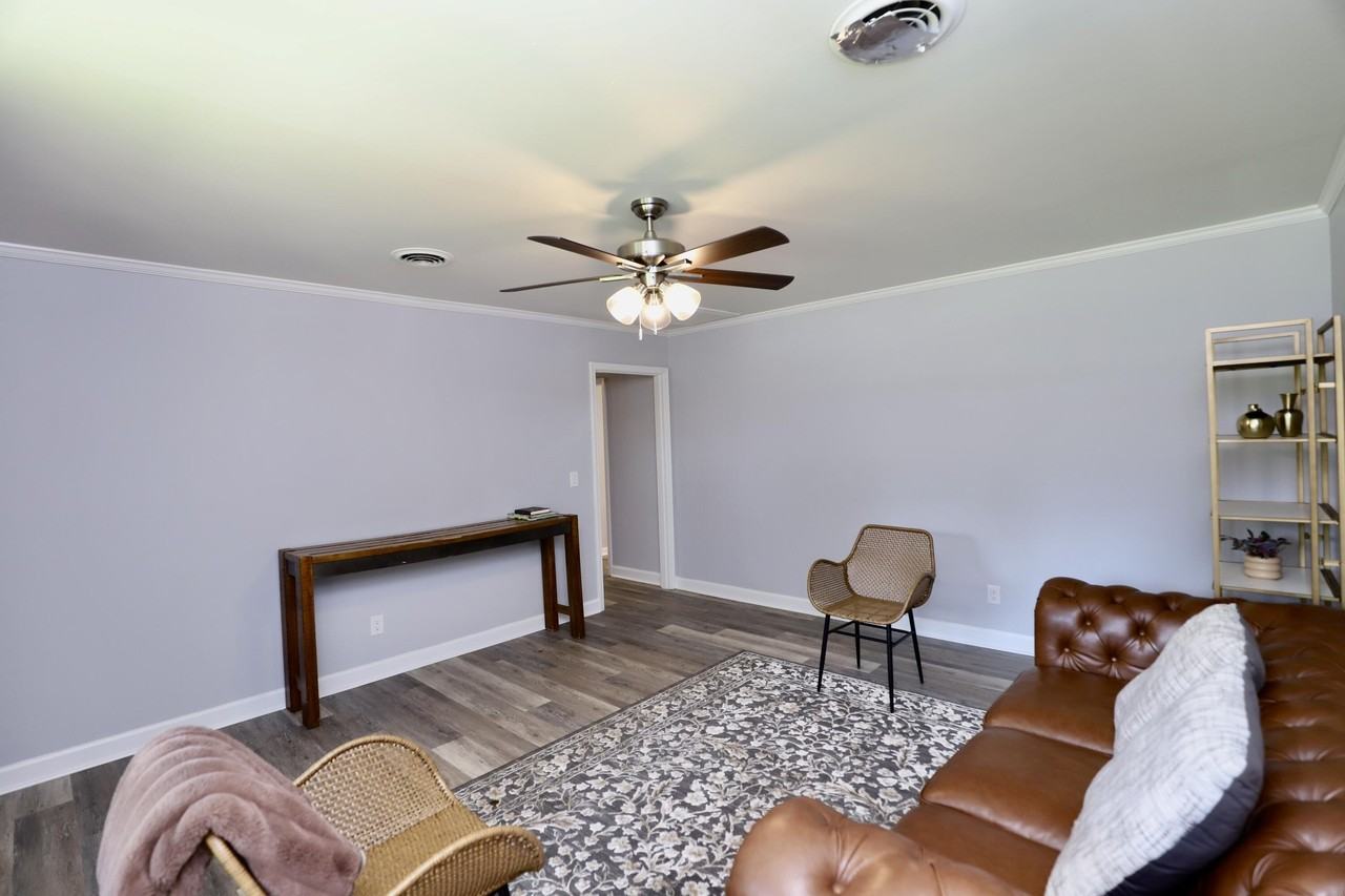 6 Hilliard Dr - Photo 7 of 50