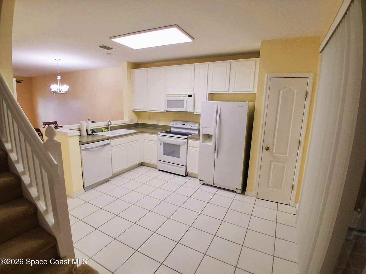 1335 Hampton Park Ln - Photo 3 of 24
