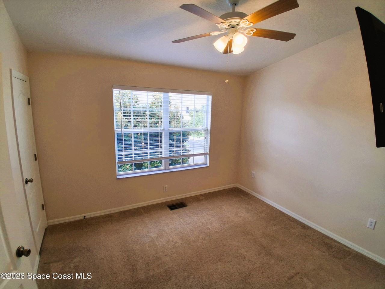 1335 Hampton Park Ln - Photo 6 of 24