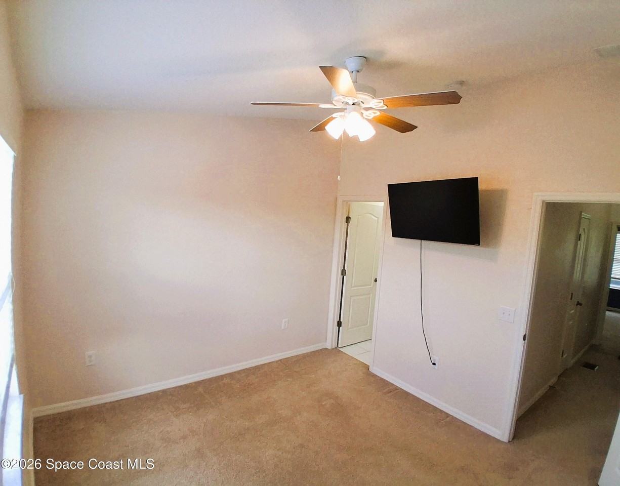 1335 Hampton Park Ln - Photo 7 of 24