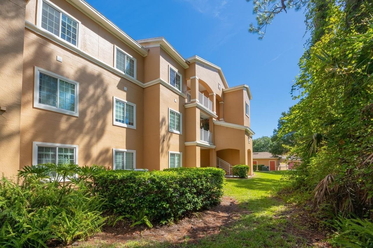 550 Florida Club Blvd #303 - Photo 7 of 50