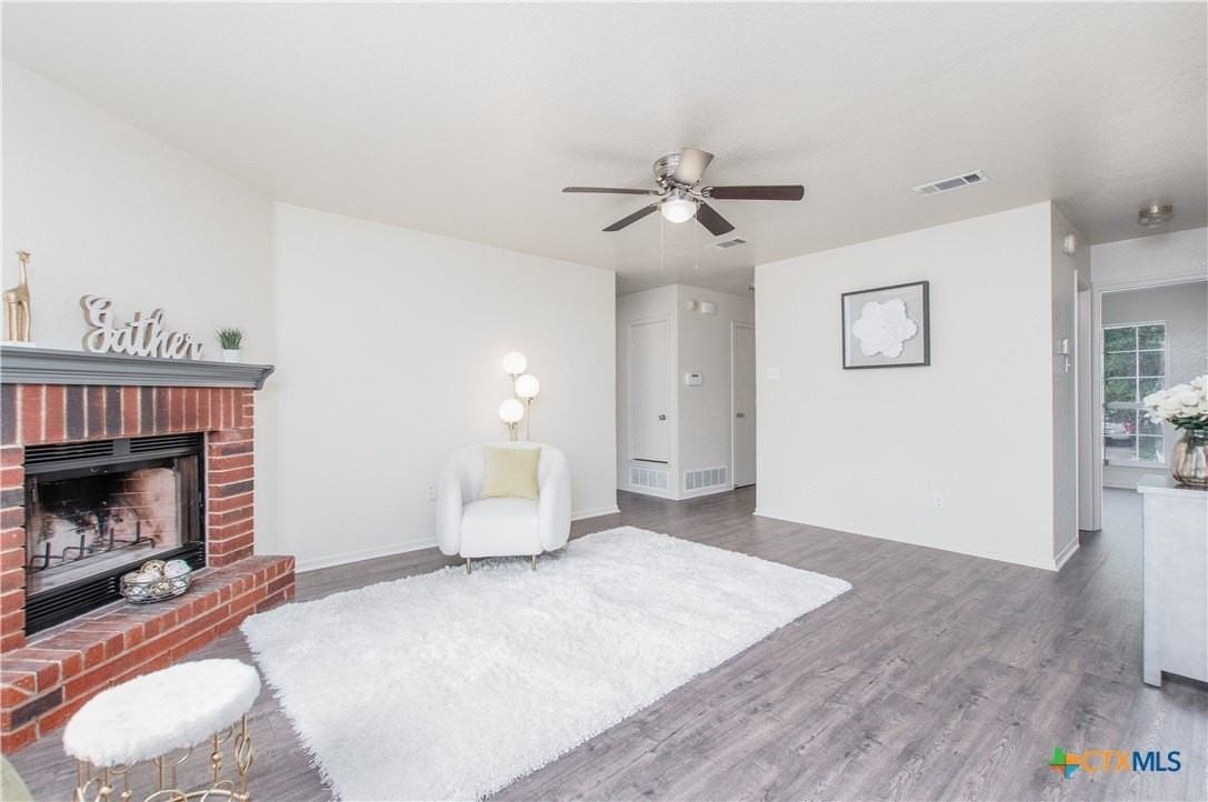 1306 Elke Cir - Photo 4 of 25