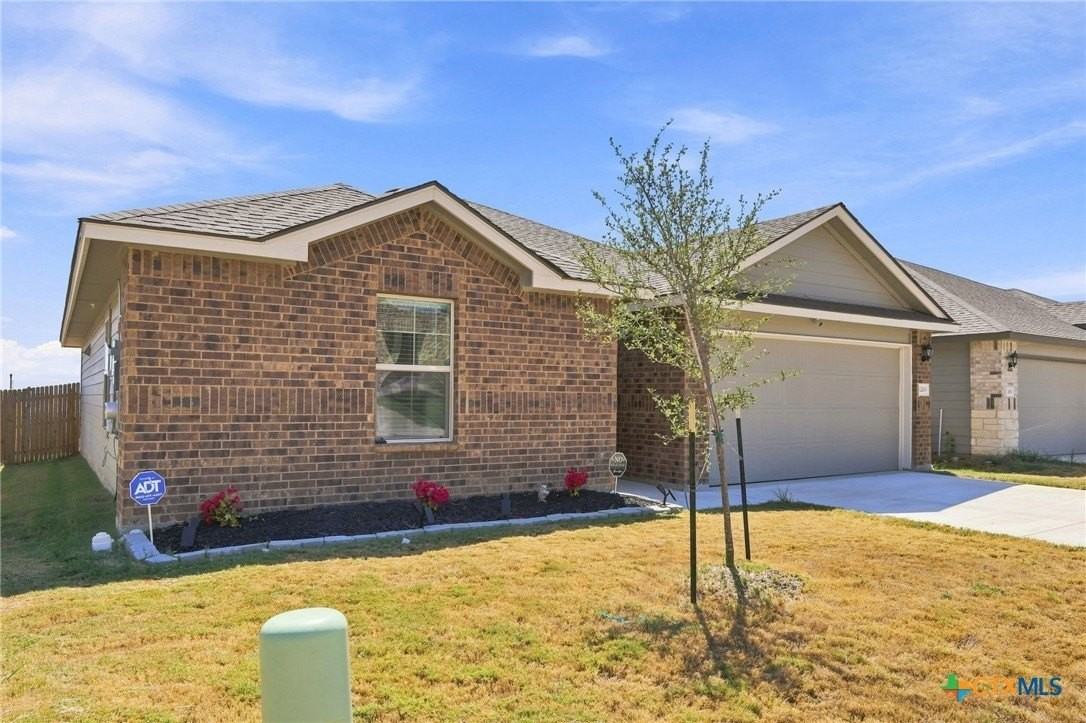 1261 Lindsey Dr - Photo 2 of 28