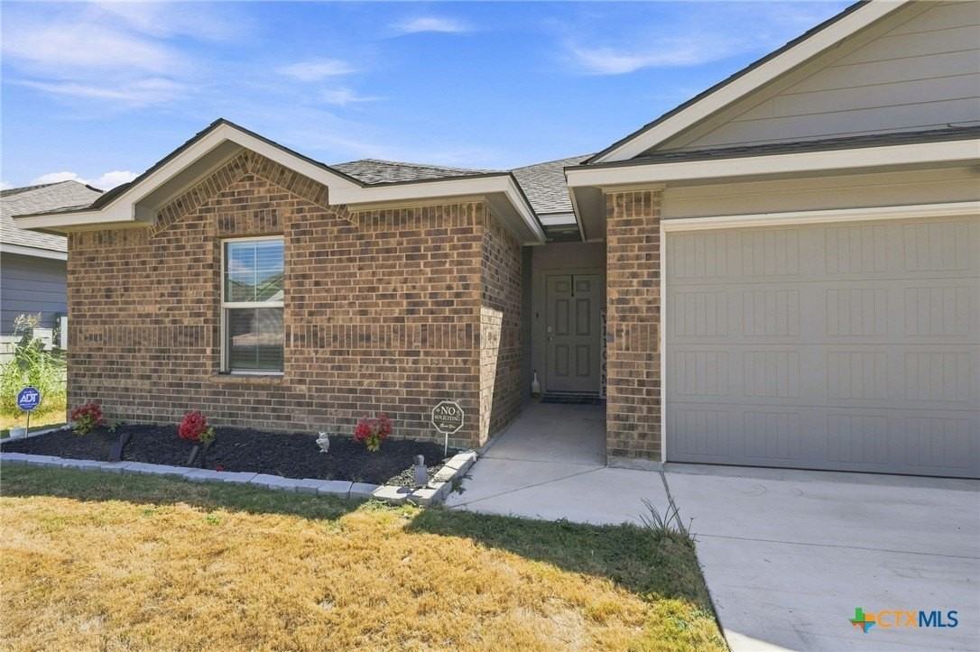 1261 Lindsey Dr - Photo 4 of 28