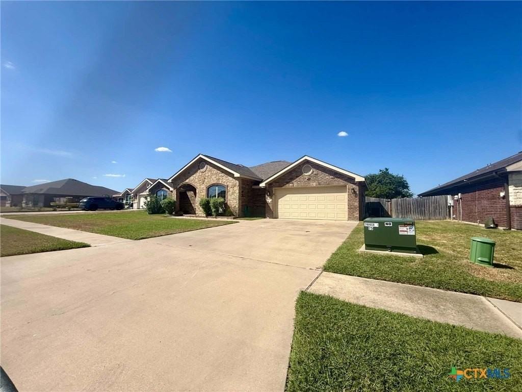 1509 Excel Dr - Photo 3 of 38