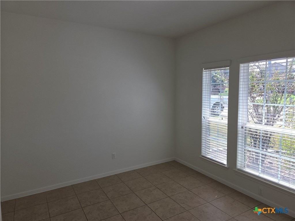 512 Wyndham Hill Pkwy - Photo 3 of 17