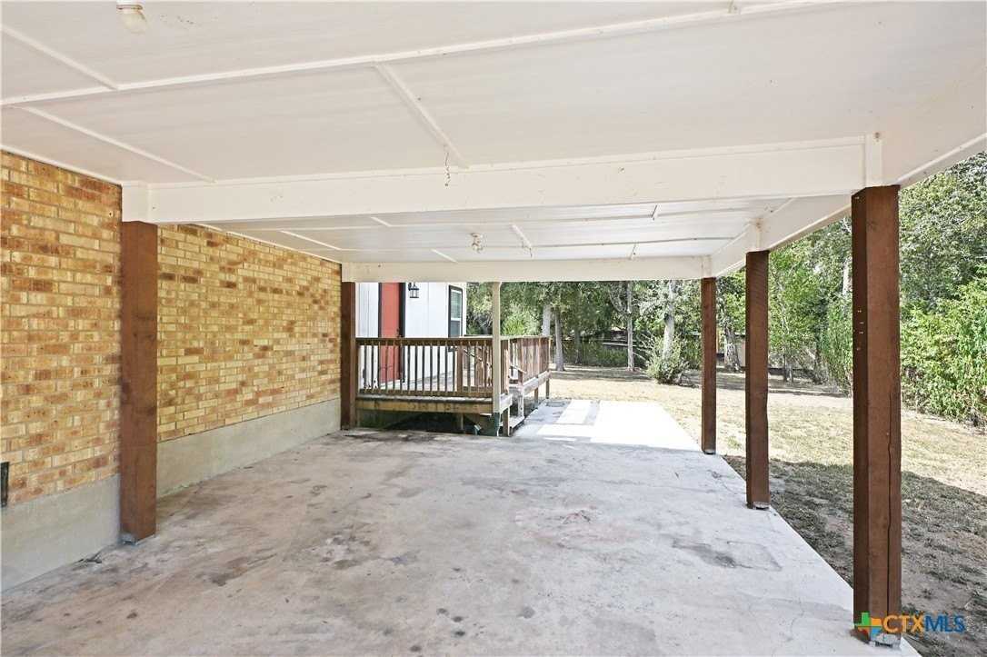 438 Forshage Blvd - Photo 5 of 31