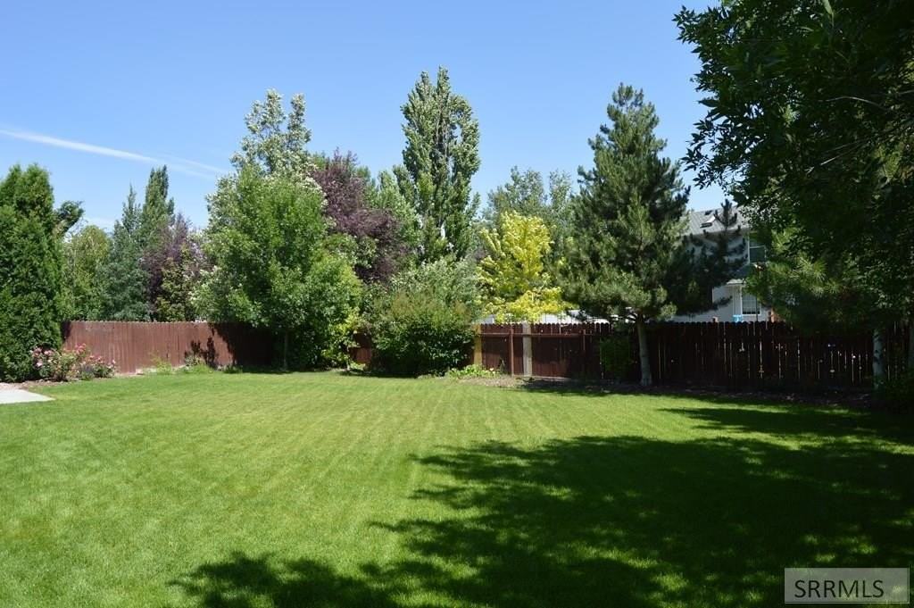 217 Arden Dr - Photo 2 of 17