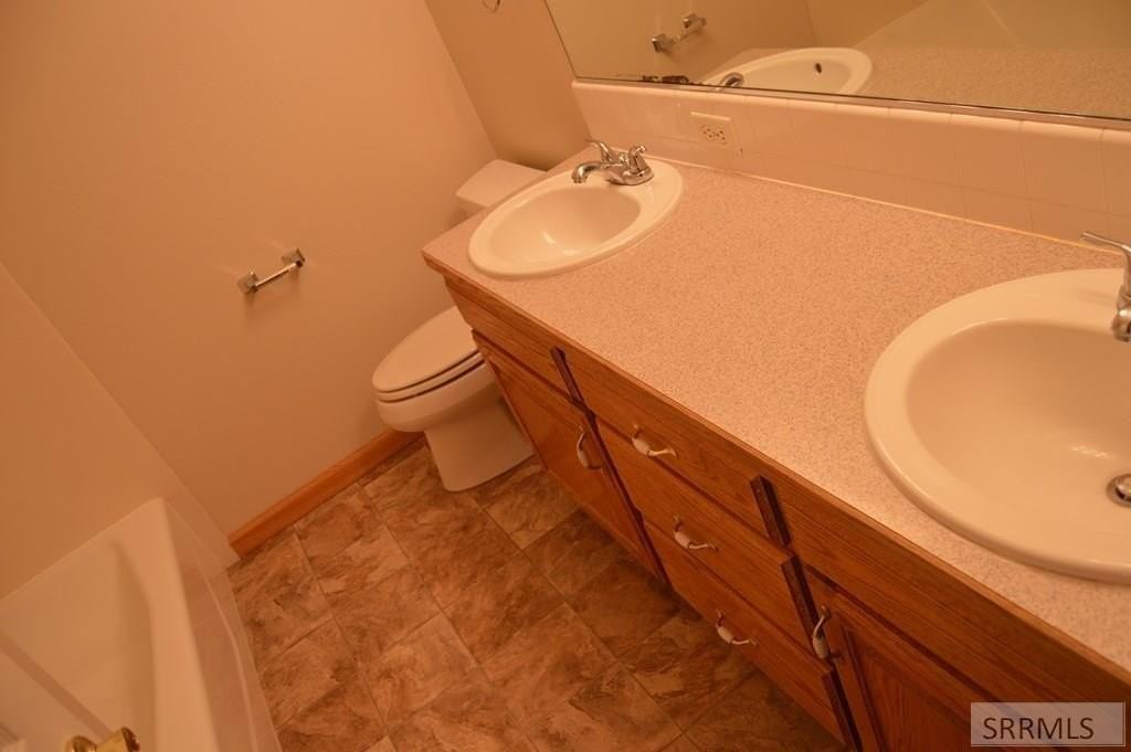 217 Arden Dr - Photo 4 of 17