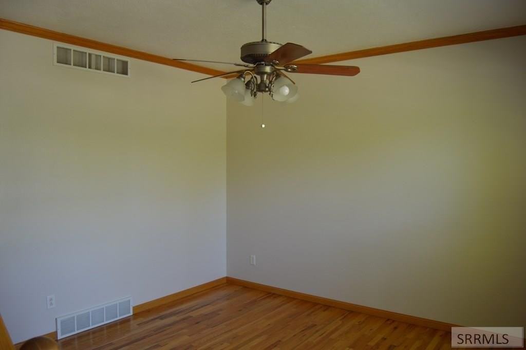 217 Arden Dr - Photo 7 of 17