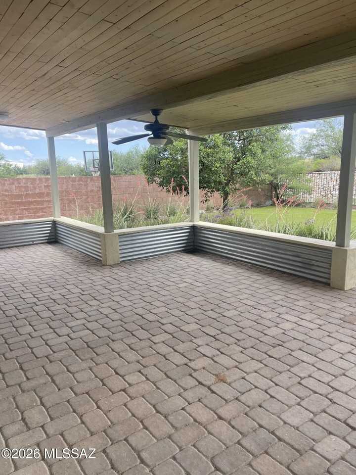 2125 W Shields Ct - Photo 2 of 12