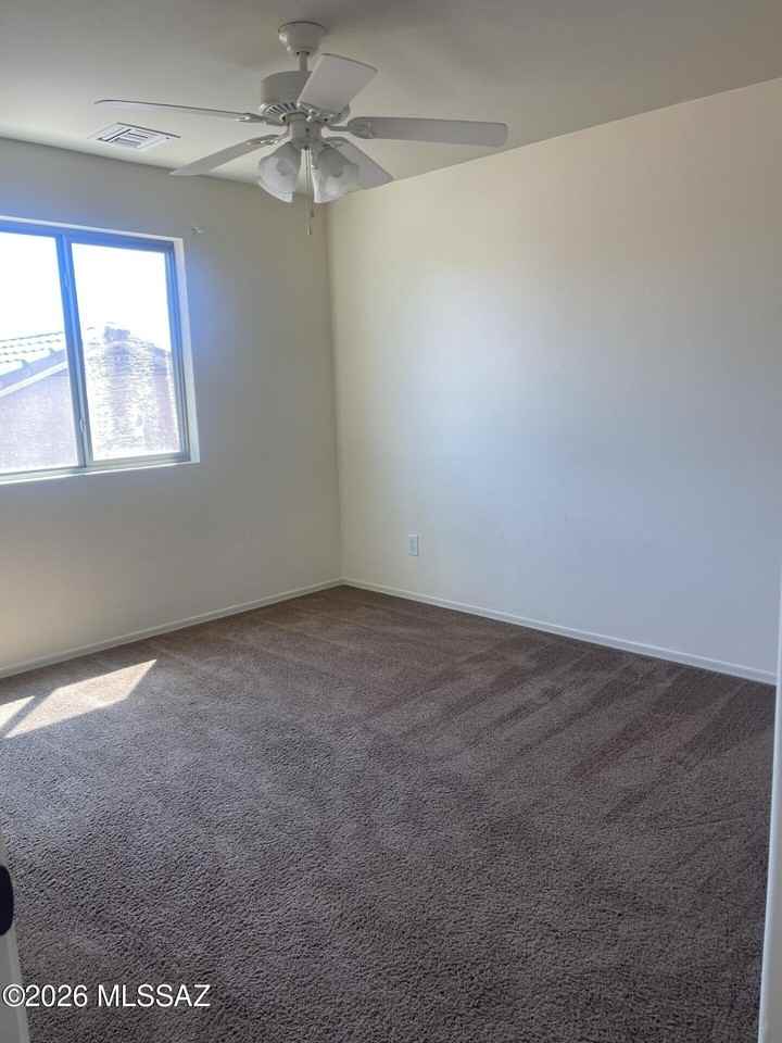 2125 W Shields Ct - Photo 5 of 12