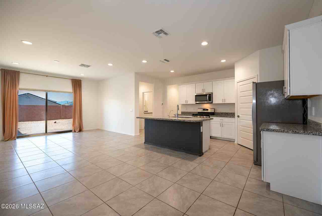 12194 E Ava Lynn Dr - Photo 2 of 25