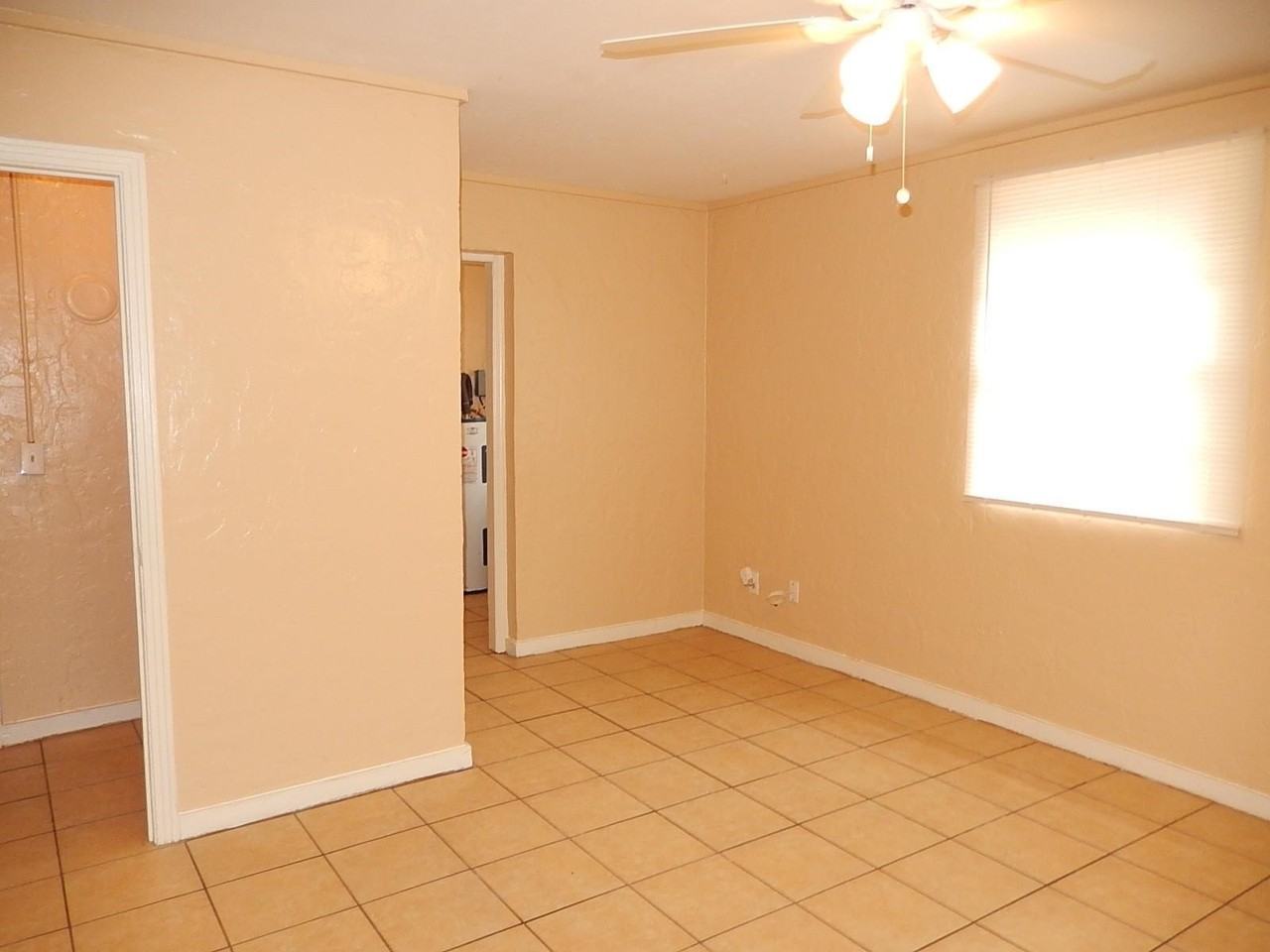 1518 Pepper Dr - Photo 3 of 16