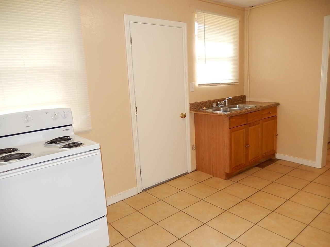 1518 Pepper Dr - Photo 6 of 16