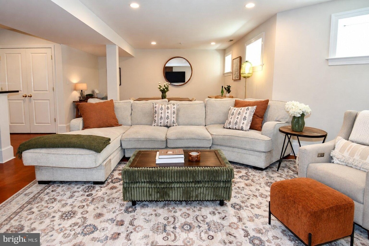 1324 Euclid St Nw #1 - Photo 4 of 24