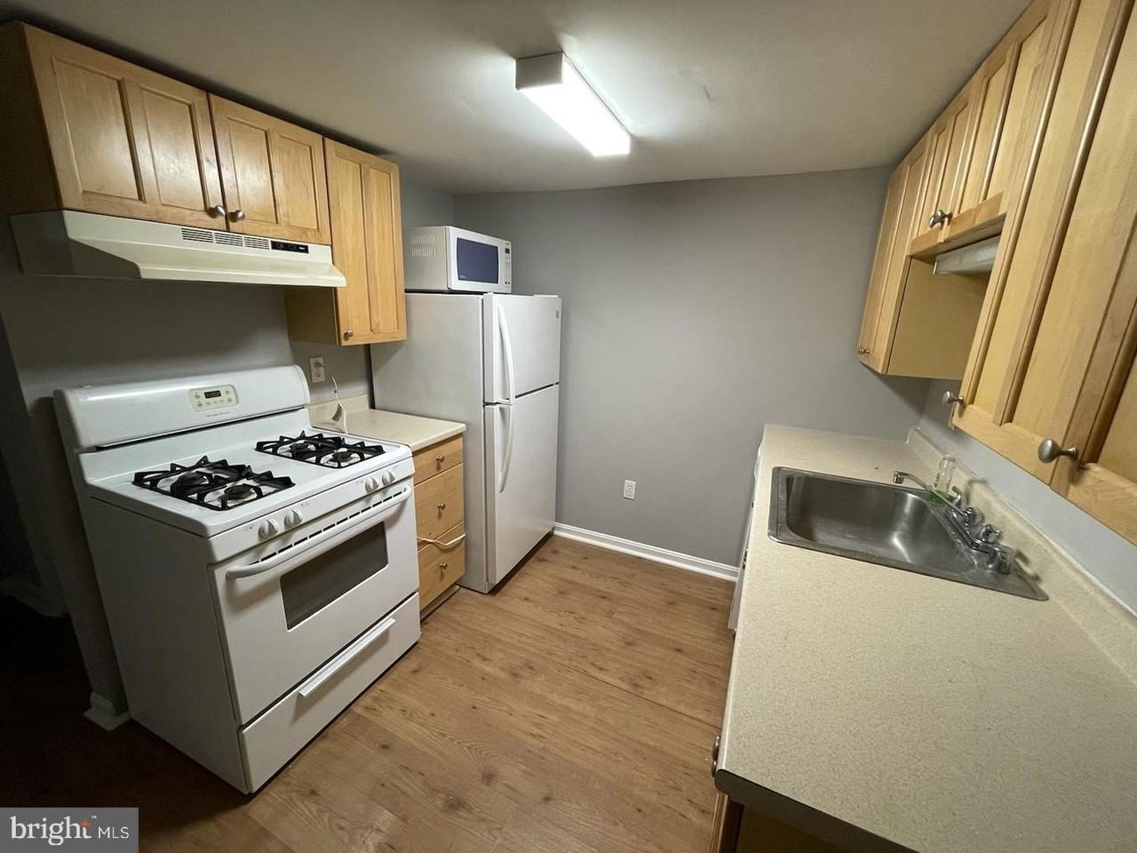 1207 Harvard St Nw - Photo 5 of 6
