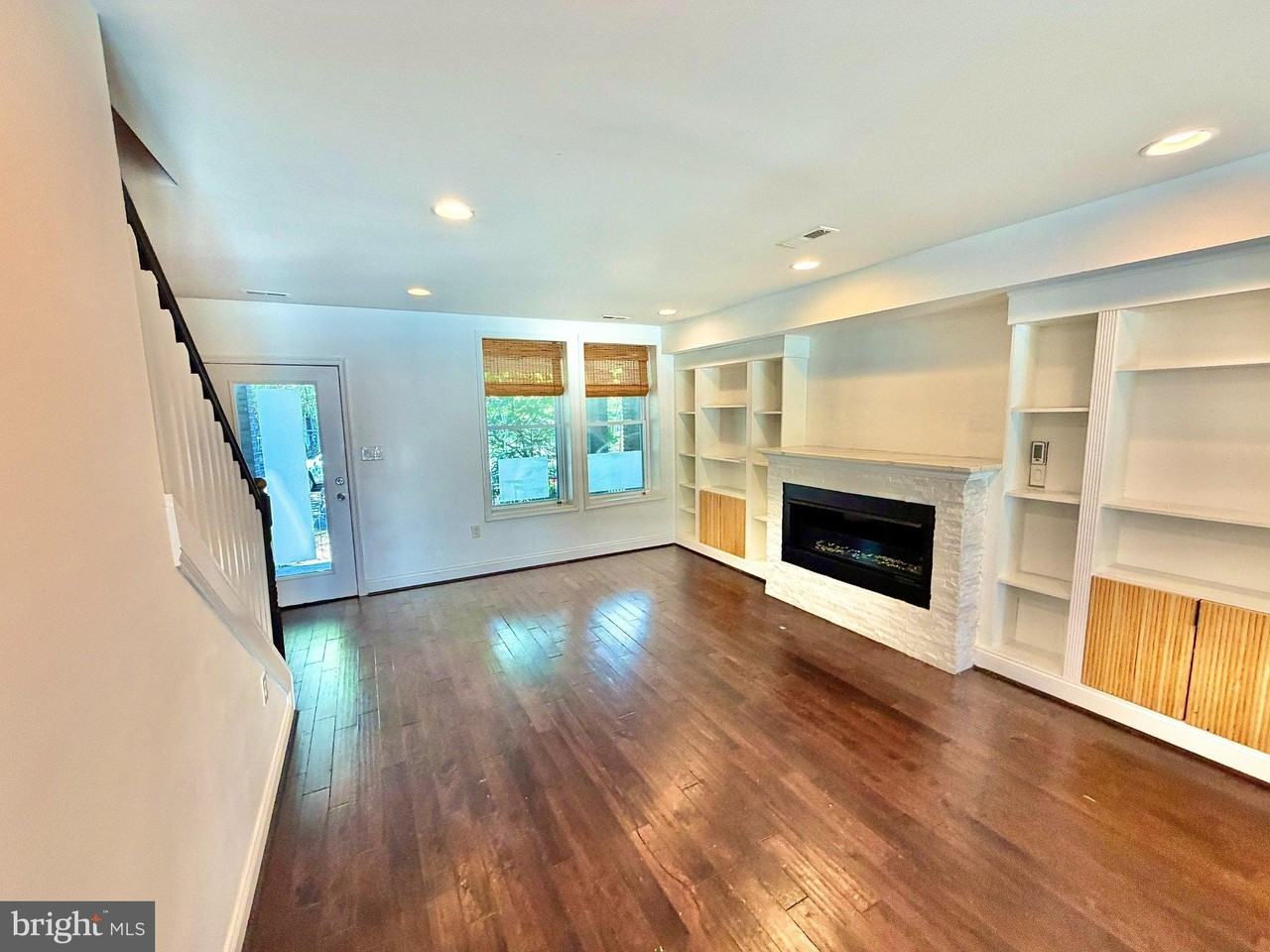 918 Hamilton St Nw - Photo 7 of 50