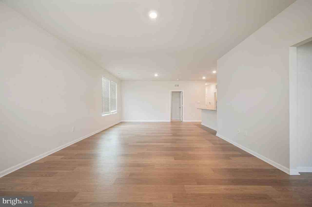 100 Ridgely Blvd - Photo 2 of 15
