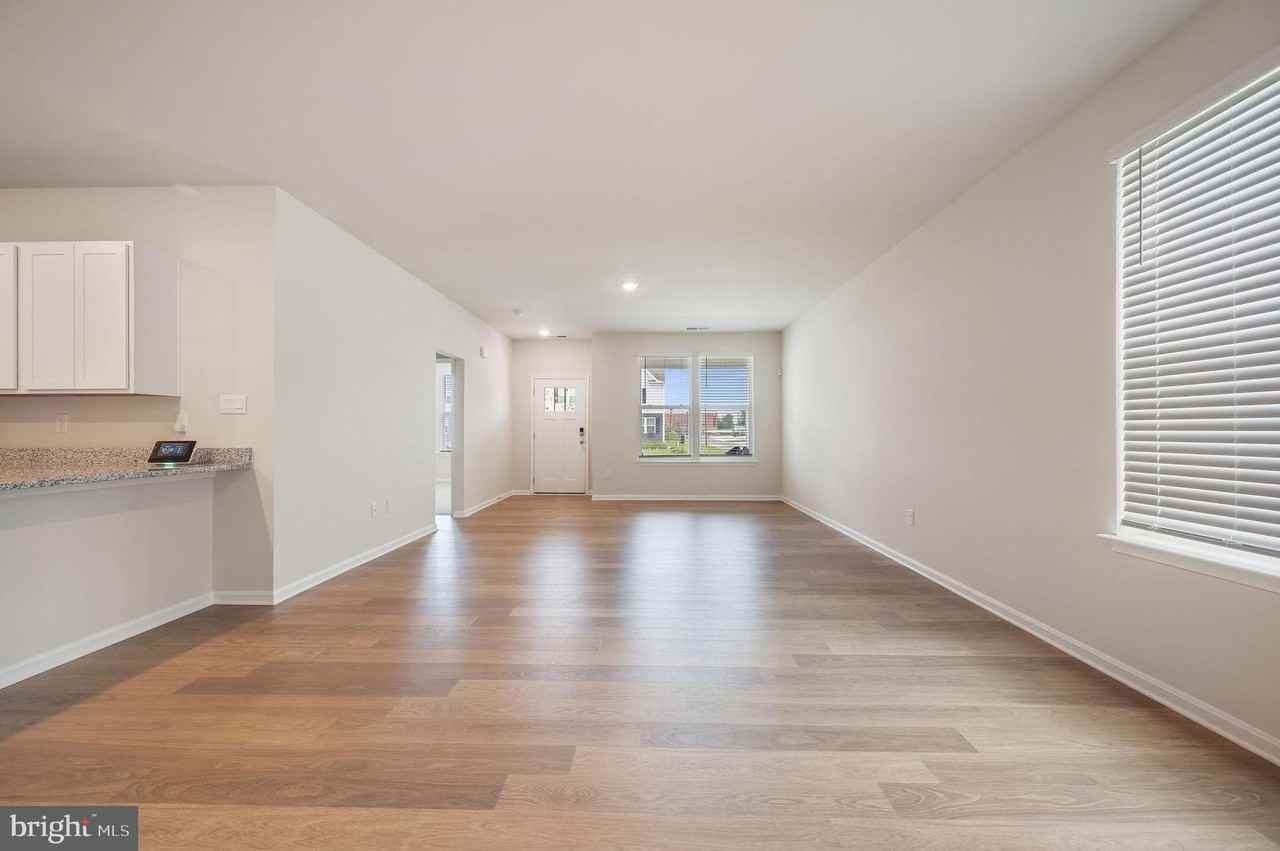 100 Ridgely Blvd - Photo 4 of 15