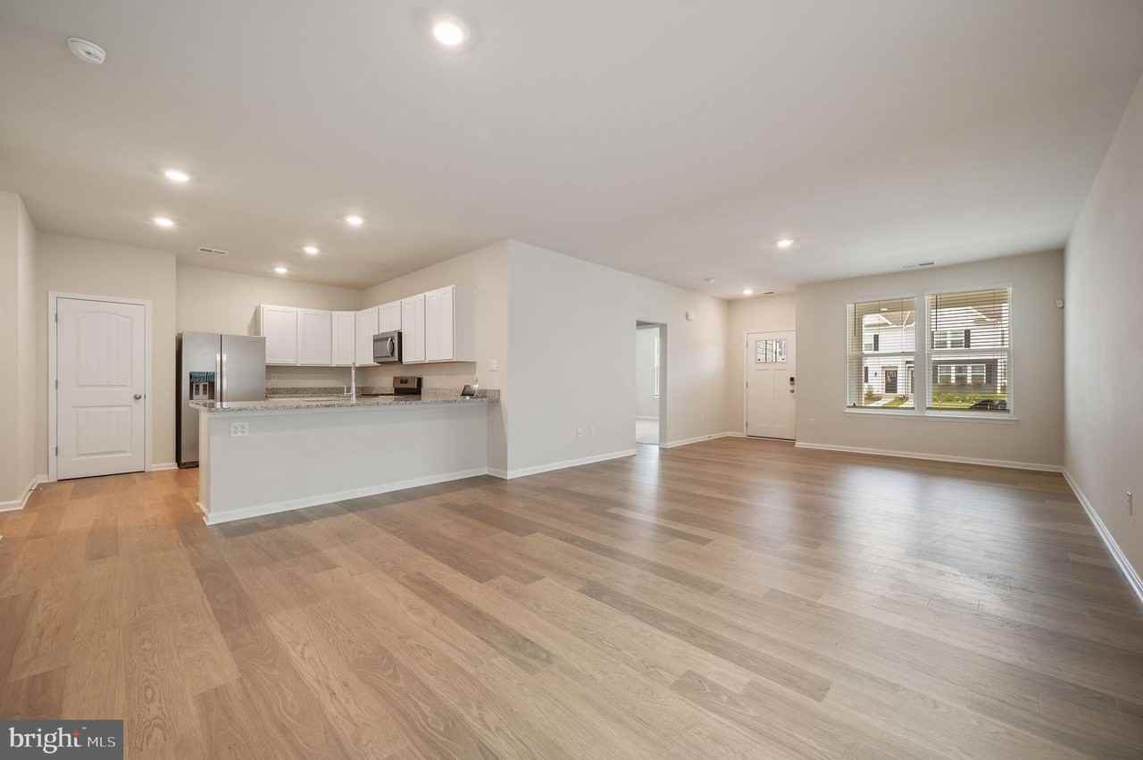 100 Ridgely Blvd - Photo 5 of 15