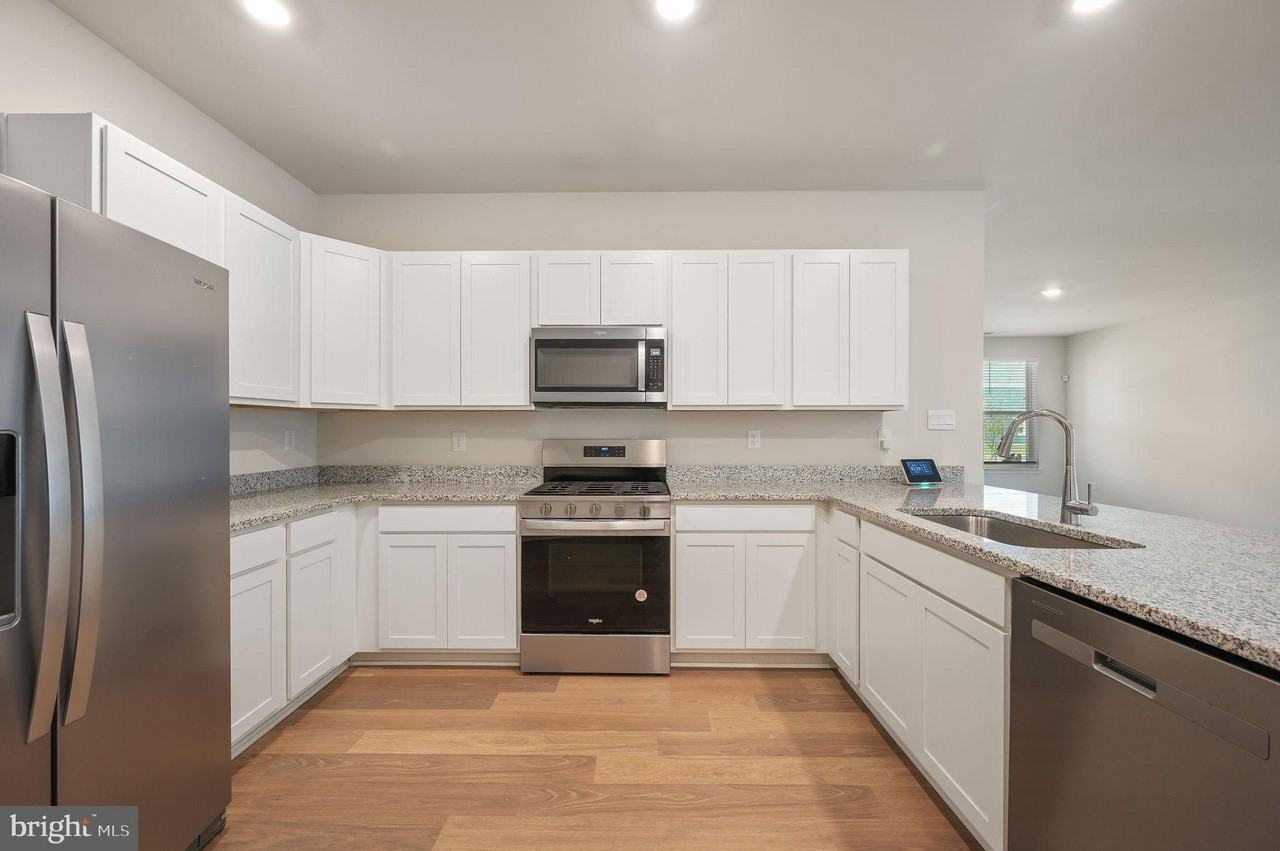 100 Ridgely Blvd - Photo 7 of 15
