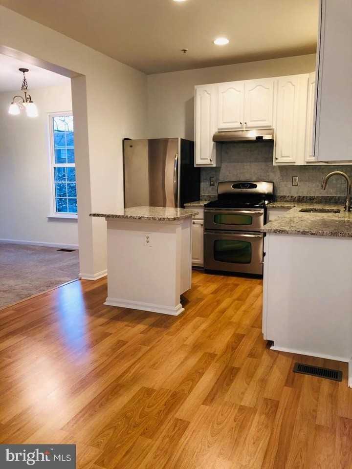 58 Millhaven Ct - Photo 3 of 22