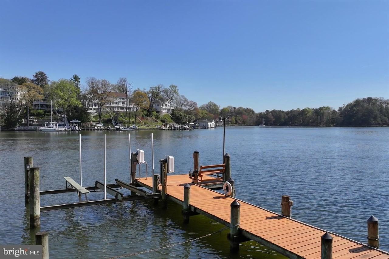 928 Waterview Dr - Photo 5 of 35