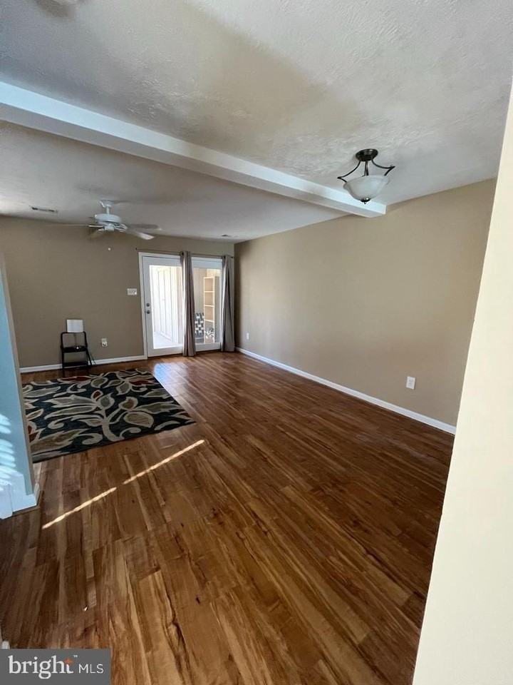 1420 Popes Creek Dr - Photo 3 of 26