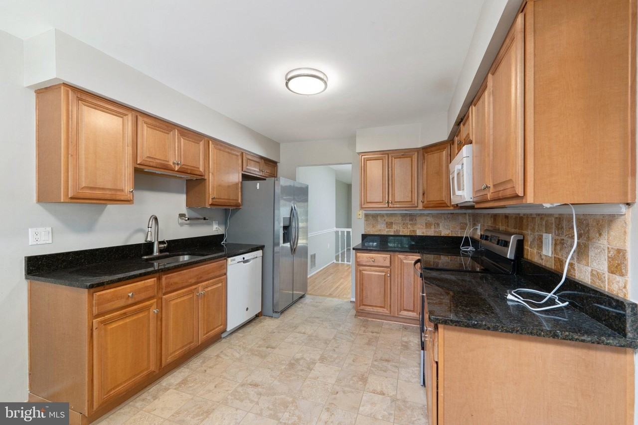 7507 Swan Point Way #18-4 - Photo 4 of 26