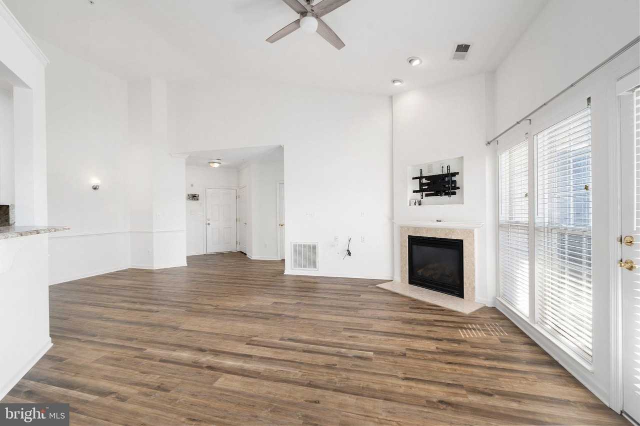 7230 Darby Downs #Q - Photo 7 of 24