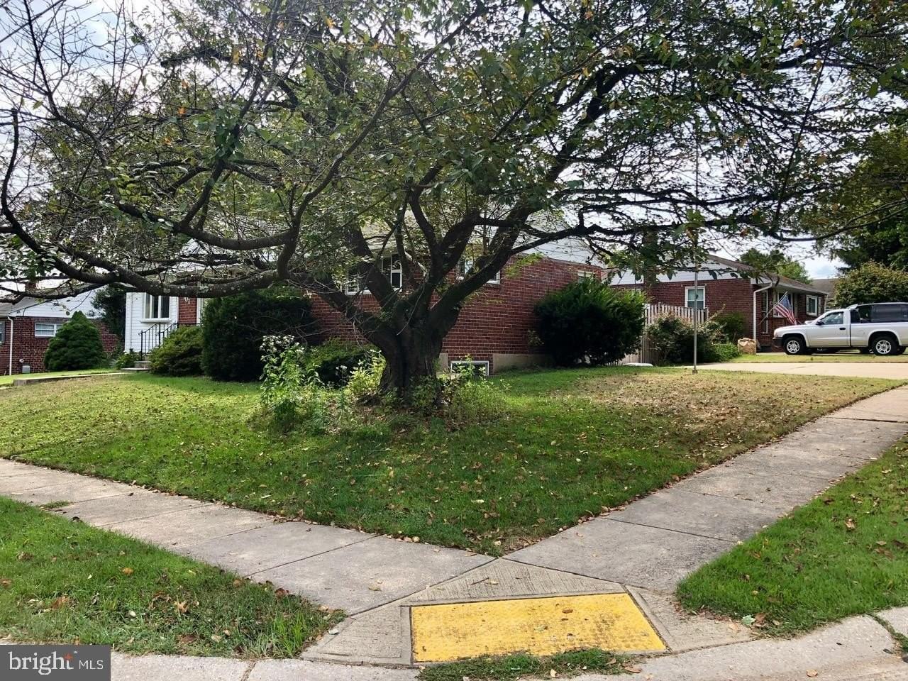 701 Robert Rd - Photo 2 of 20